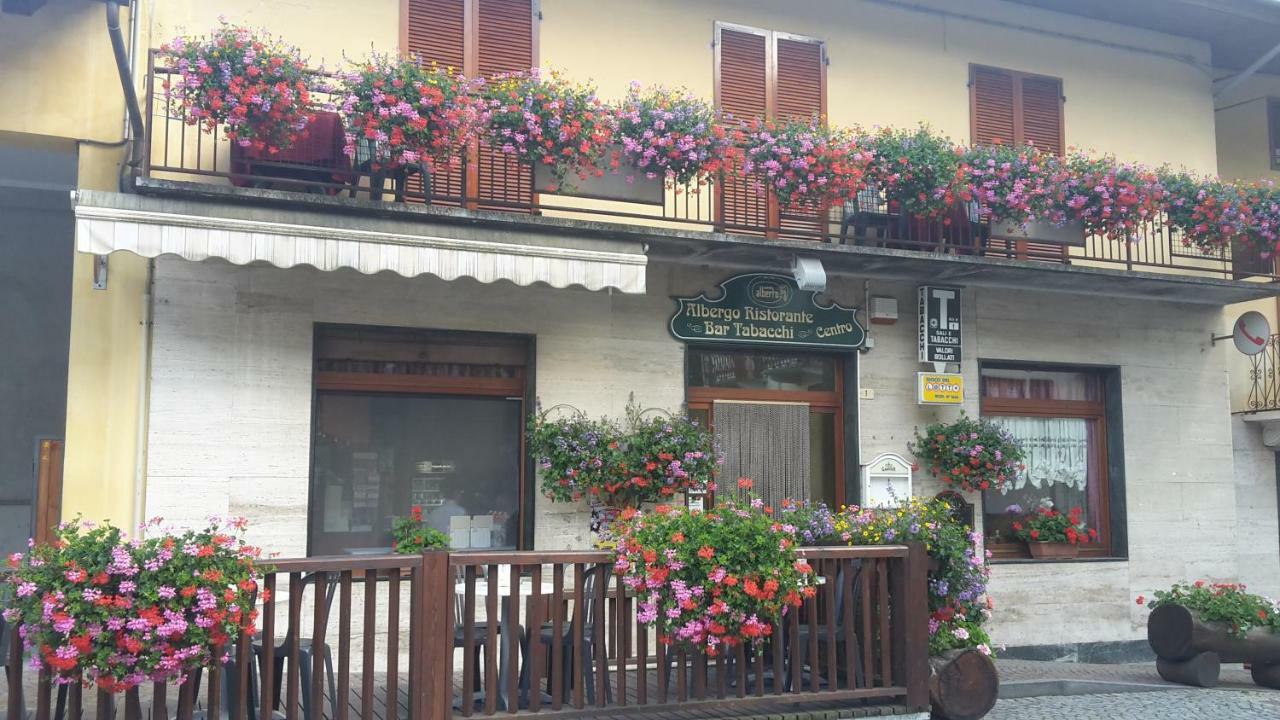 Albergo Ristorante Centro Vico Canavese Exteriér fotografie