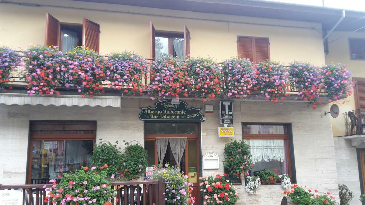 Albergo Ristorante Centro Vico Canavese Exteriér fotografie